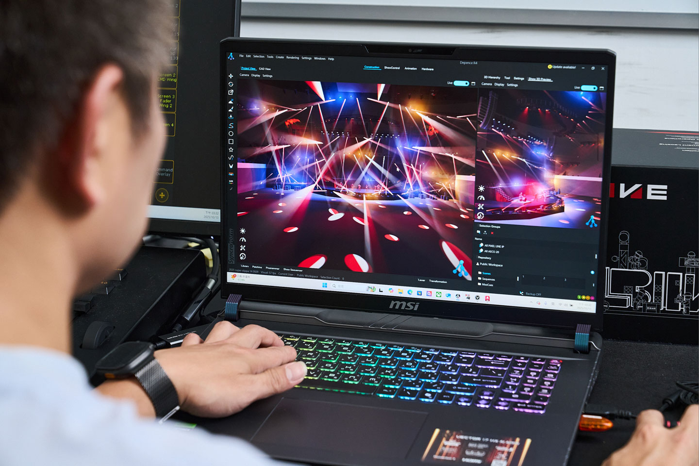透過 Vector 17 HX AI 強大的運算能力，施皓哲可以更輕鬆地預覽那些複雜、多層次的舞台燈光動態。