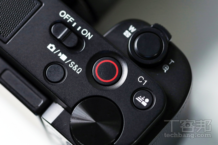 創作者相機沒有嚴格的定義，主要是很多拍片功能被設計得更易於使用，對於整體拍攝流暢度的提升有一定幫助。