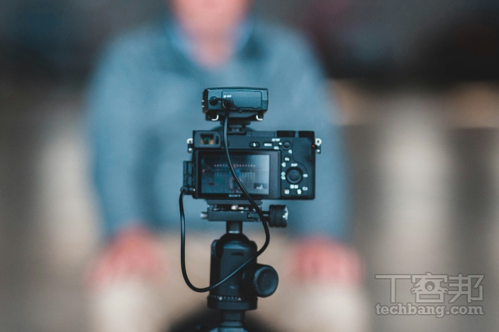 創作者應該要視影音內容類型的不同，挑選合適的相機與器材，才能發揮事半功倍的效果。