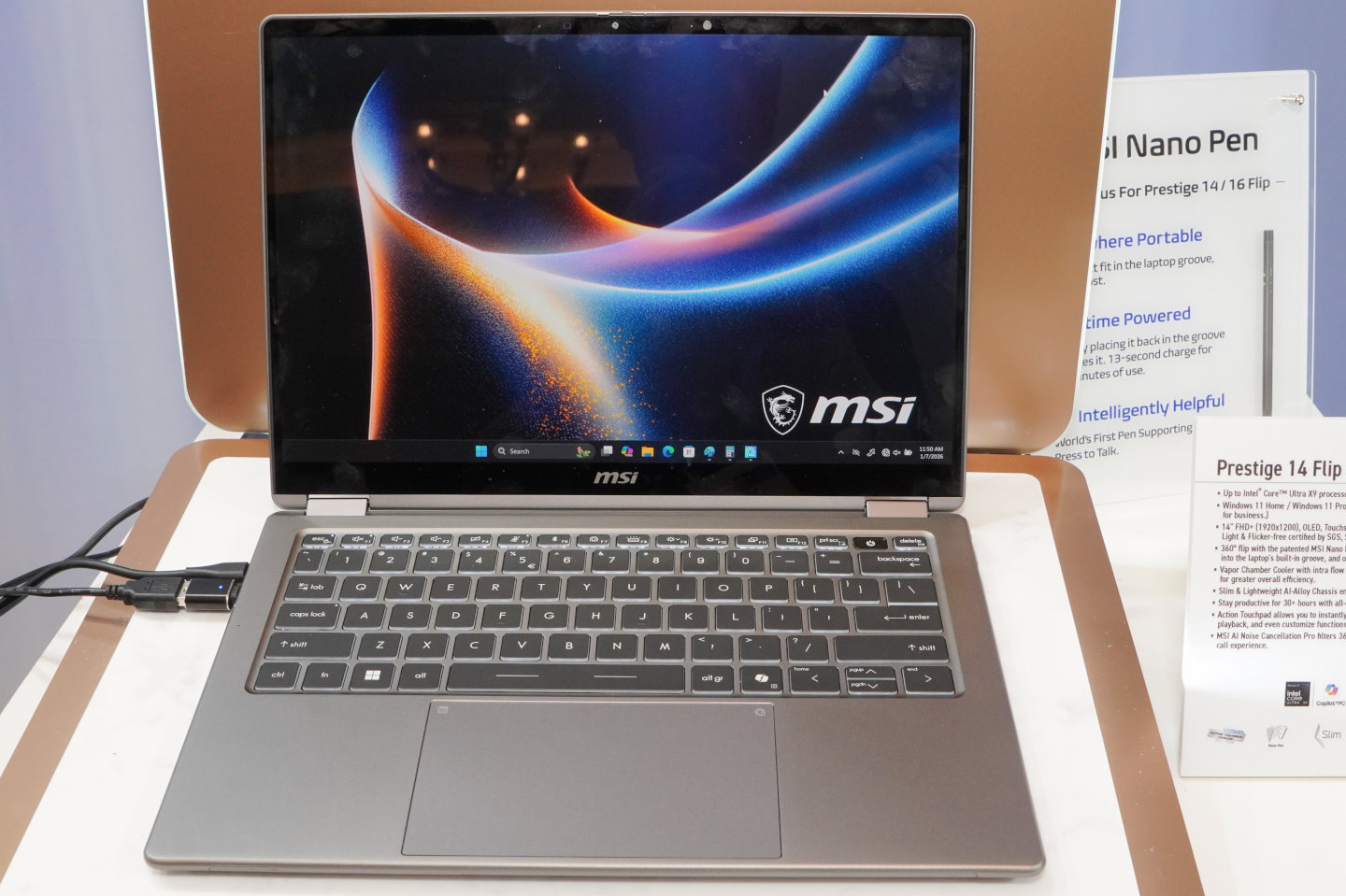 MSI Prestige 14 Flip AI+翻轉筆電直擊，整合語音控制Nano Pen觸控筆