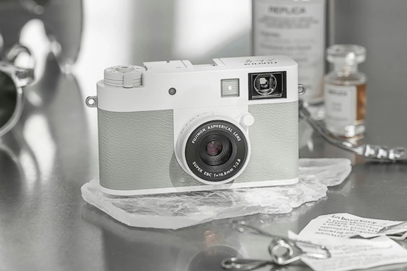 Fujifilm X-Half 白色版驚喜亮相，引領數位半格機的純白文青風暴