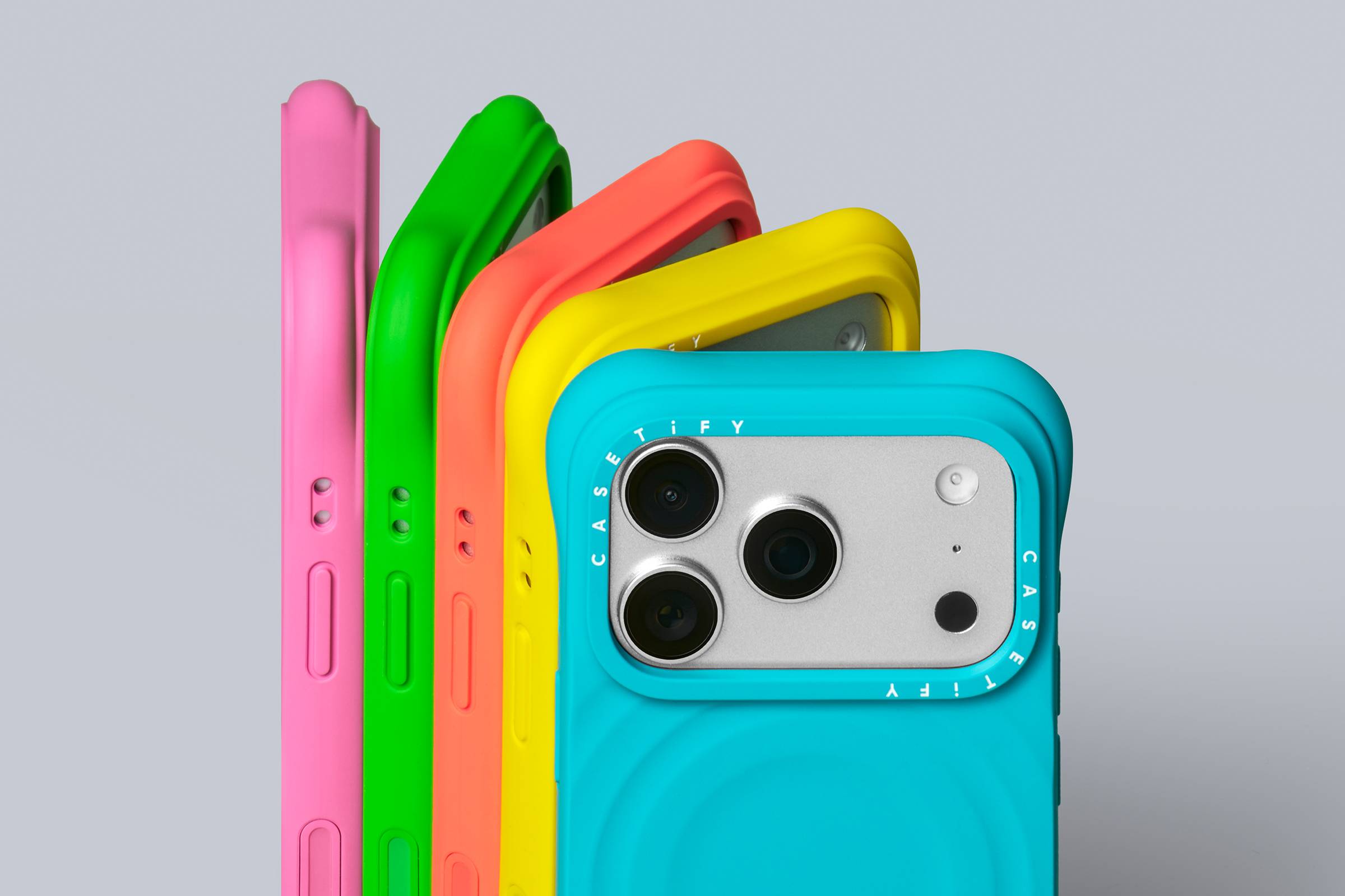 CASETiFY 攜手G-DRAGON 推出「CHROMATIC」系列，金屬、繽紛色手機殼潮到出水！