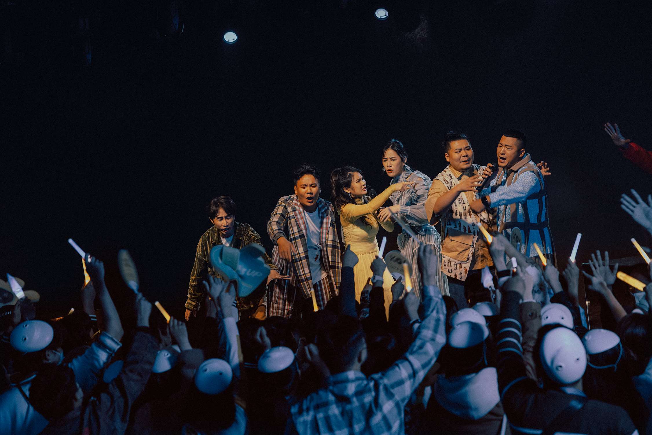 《百萬人推理》Netflix 跨世代推理偵查影集 2/12 上線，「陳浩南」鄭伊健主演