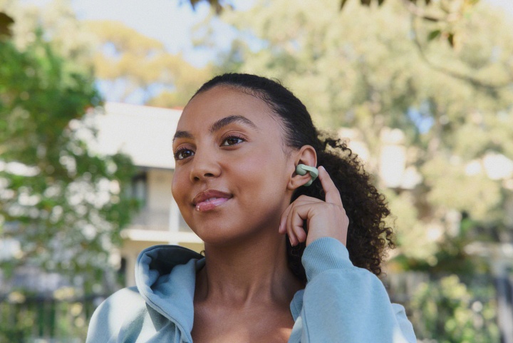 Sony 首款 LinkBuds Clip 耳夾式開放真無線耳機在台開賣！舒適長續航、三種聆聽模式，售價 $5,690 元