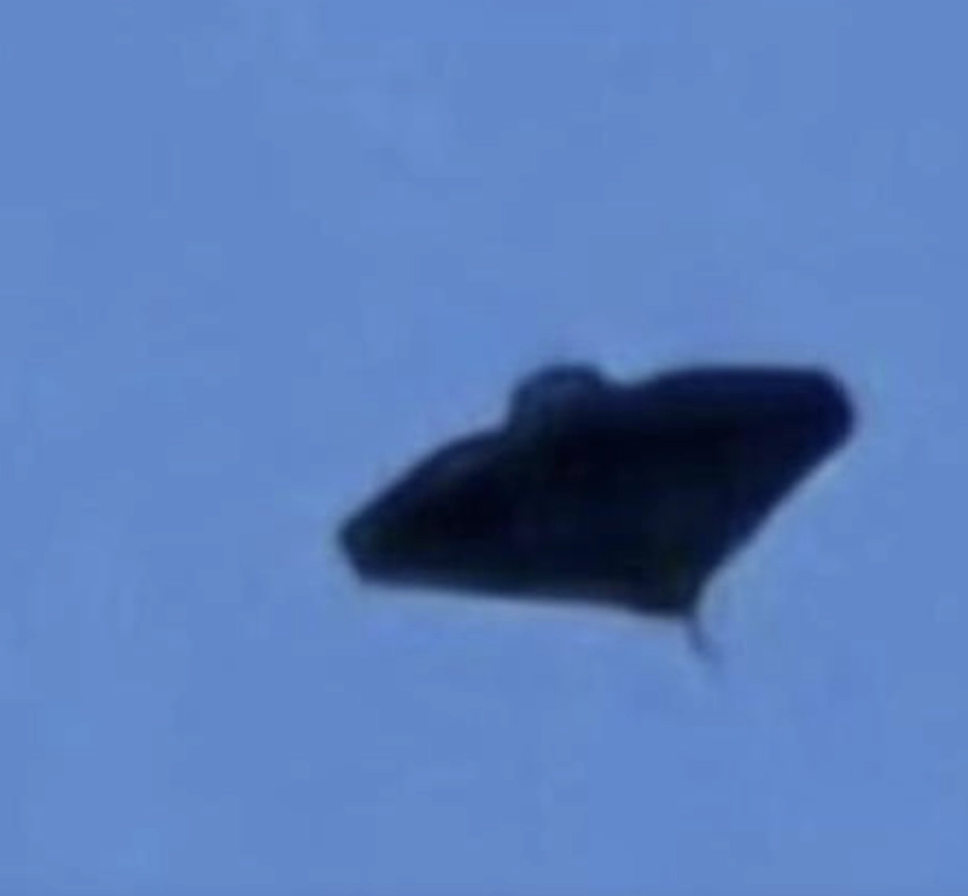 神秘無人機真相大白！工程師「手作飛機」太前衛，頻遭誤認UFO釀機場危機