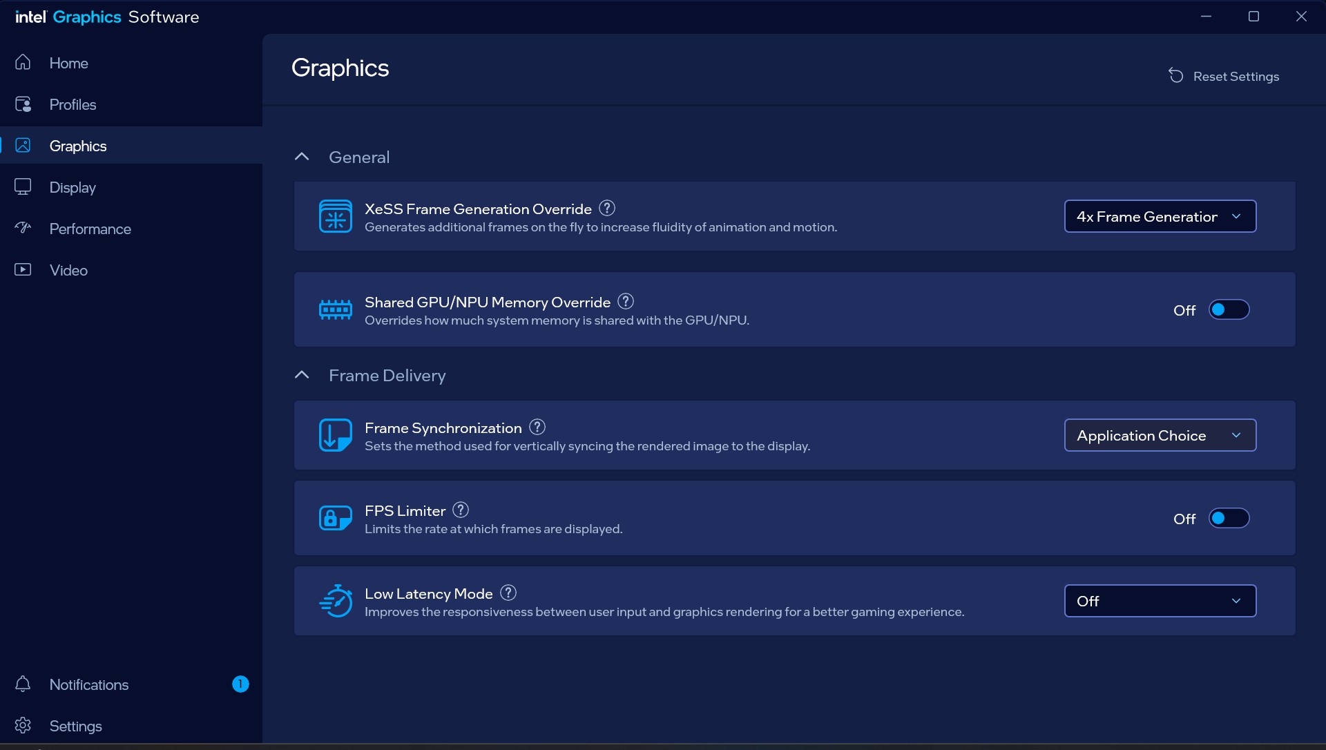 此外筆者也透過驅動程式覆寫功能，啟動4X多重畫格生成。 ▲ 在無使用XeSS升頻時，Prestige 14 Flip AI+在效能模式下的FPS效能只有18.25幀，注射「效能禁藥」之後則可飆升至115.56幀。