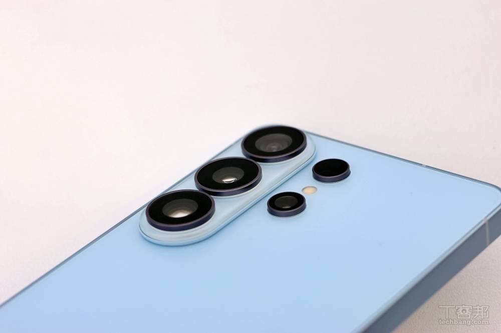 三星 S26 系列正式發表，AI 防窺螢幕好神奇！還能用 AI 自己做貼圖、台灣支援 eSIM