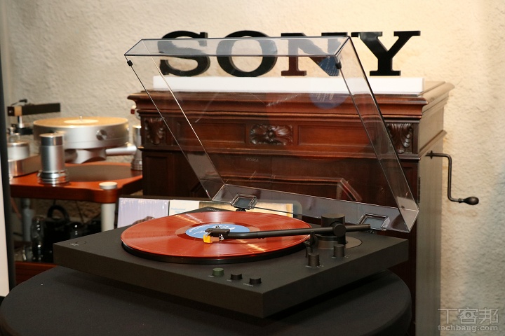 Sony 推出 PS-LX3BT / PS-LX5BT 藍牙黑膠唱盤！支援 Hi-Res 與一鍵全自動播放，價格萬元有找
