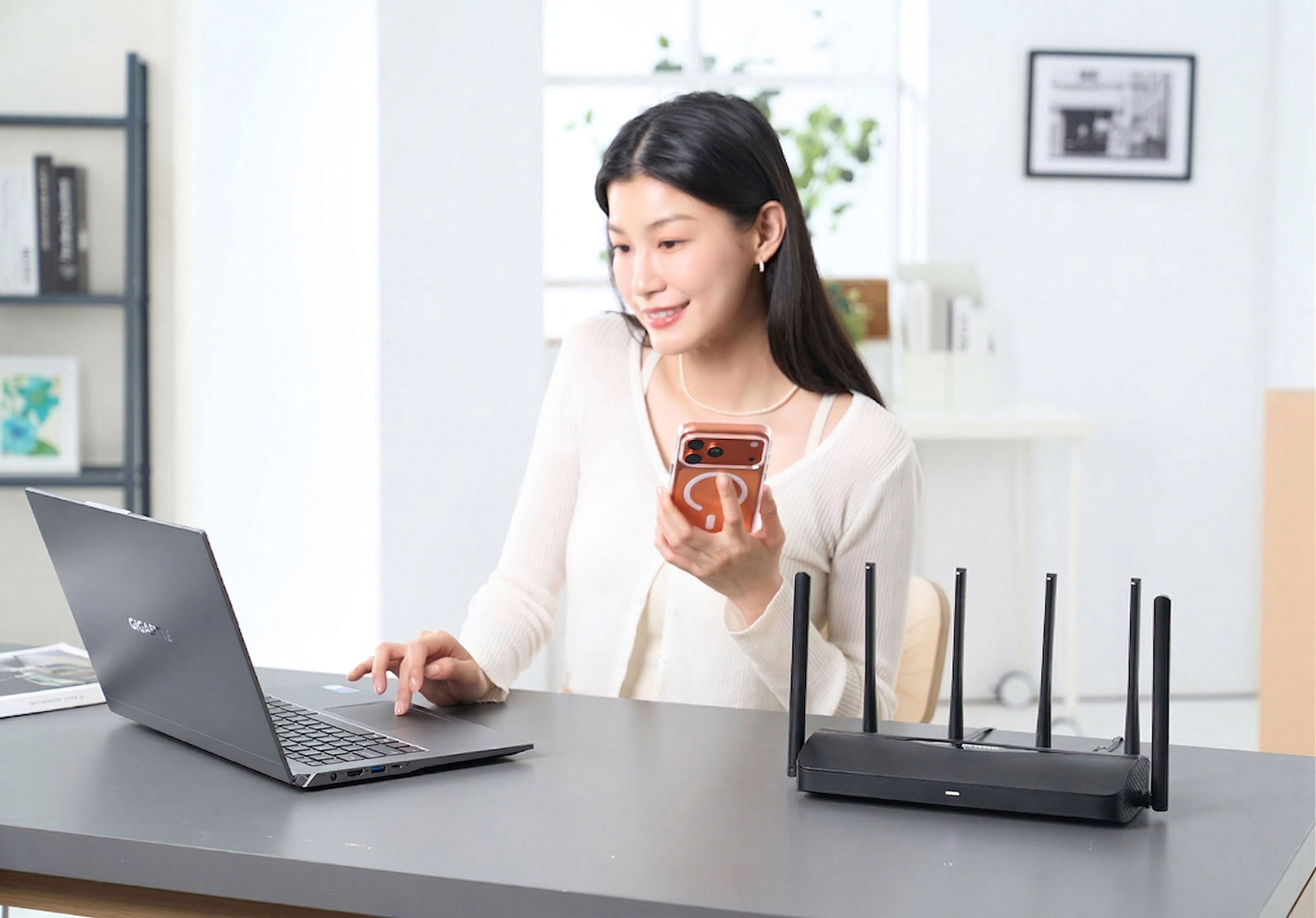 價格不貴，規格卻十分全方位的 MERCUSYS MR47BE 非常適合人創作者。