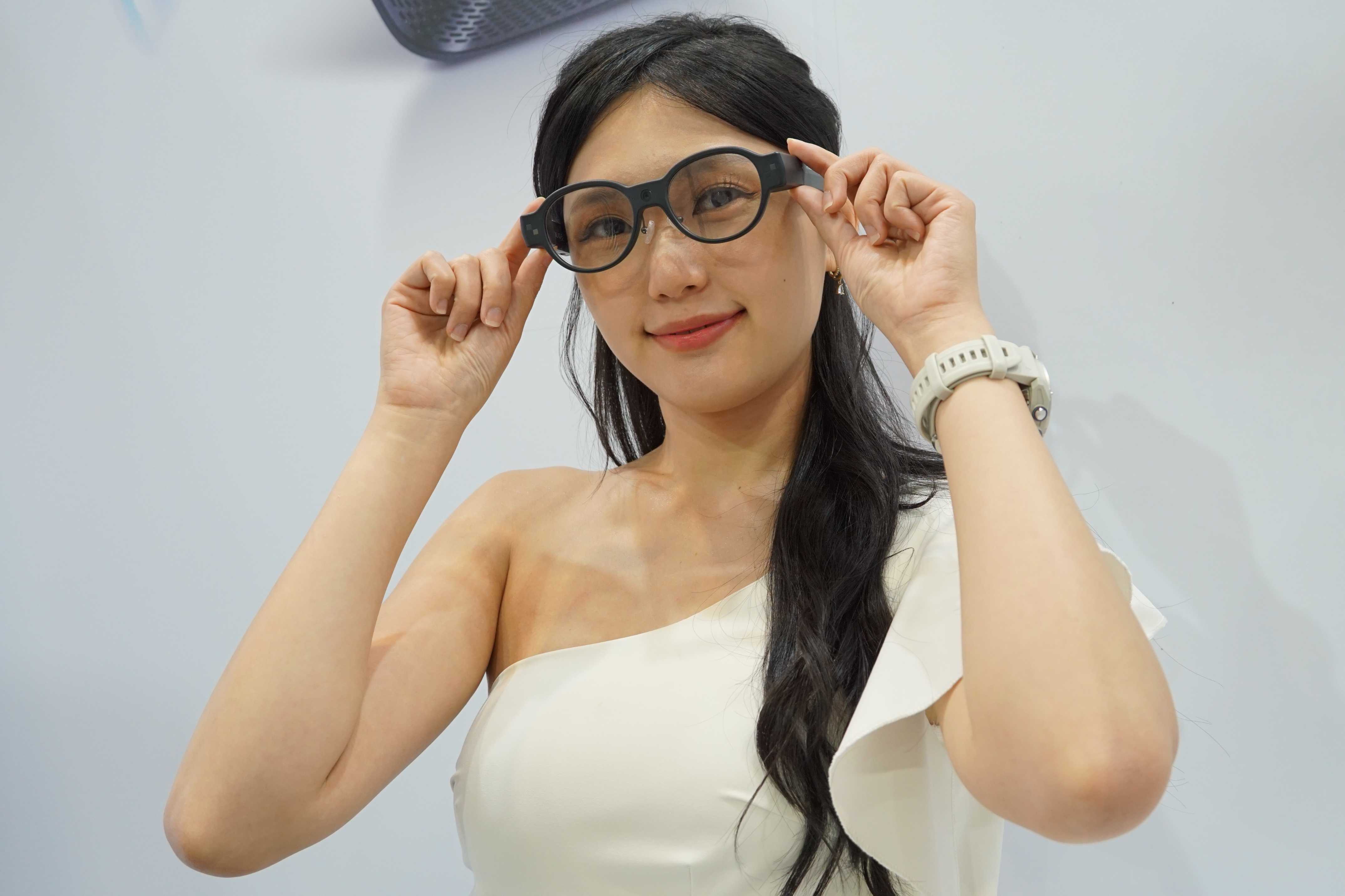 中國廚電大廠 ROBAM 老板電器登台，攜 AI 烹飪眼鏡及松露鹽系 G50 套裝亮相台北電器展