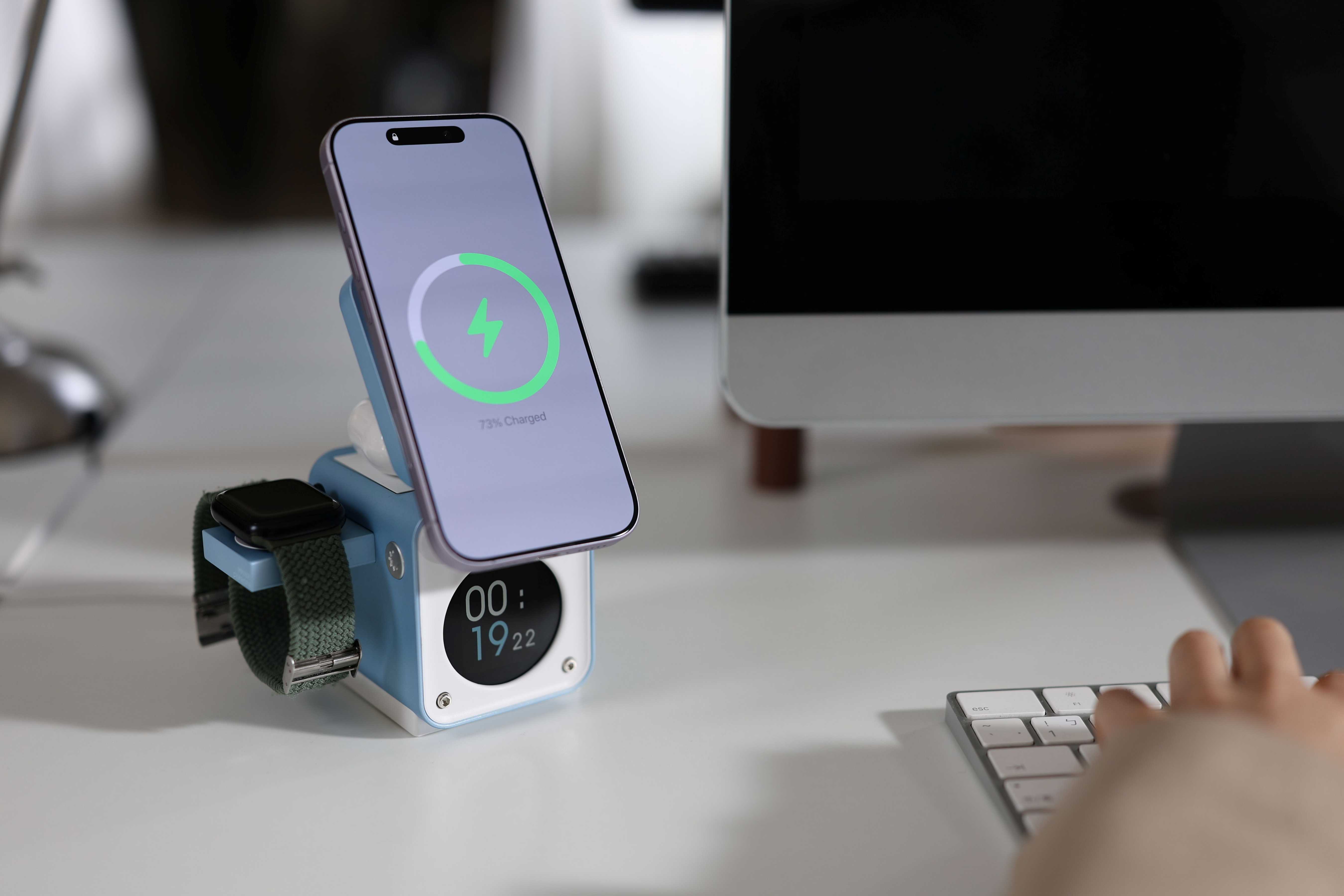 縮減 50% 體積！PHILIPS 推出 GoodCube 系列行動電源，採用半固態電芯、支援 35W 快充