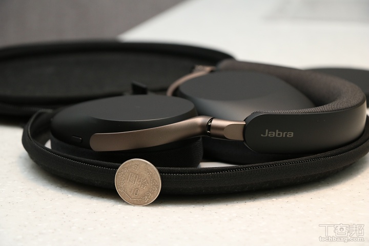 Jabra 在台推出兩款 Evlove 3 系列頭戴式耳機！同步迎來新一代 PanaCast Room Kit 視訊會議系統