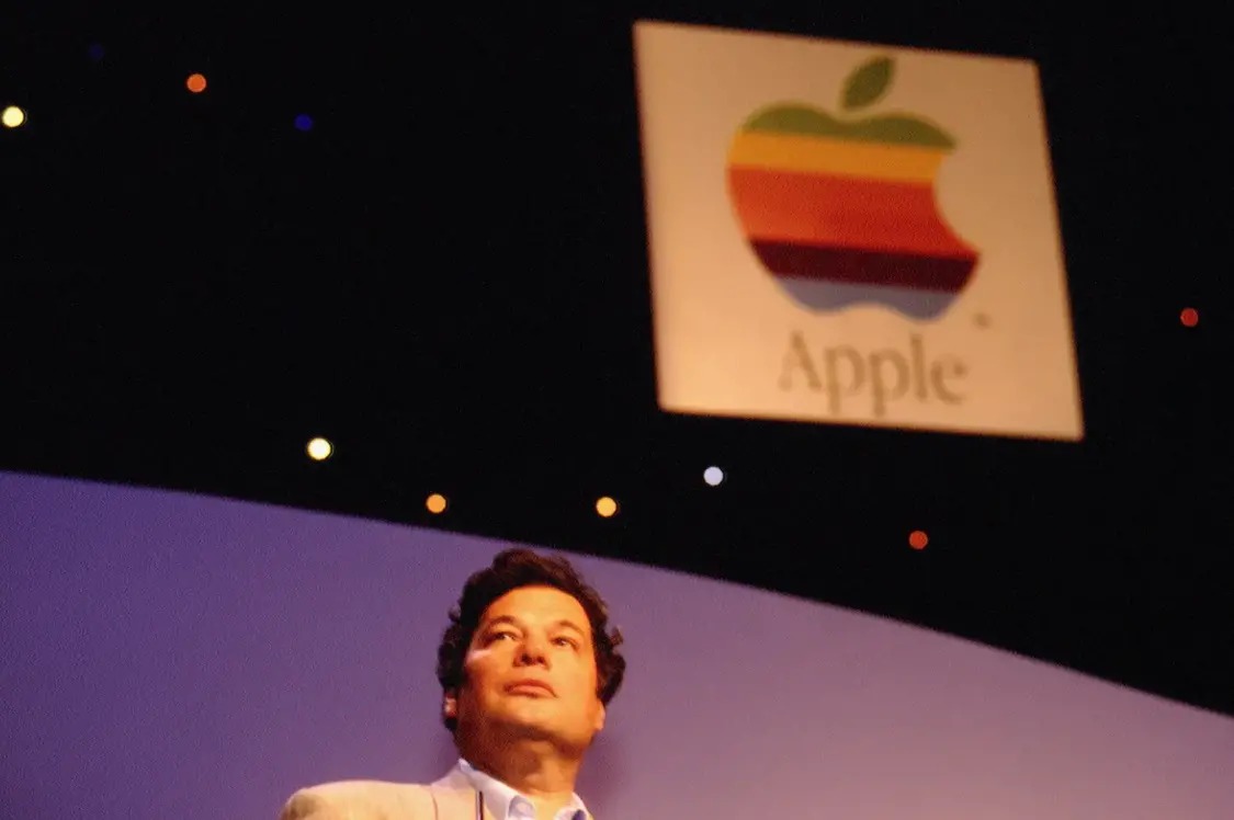 蘋果50年8任CEO懶人包！從Michael Scott 到特納斯，看懂蘋果帝國的轉型與挑戰