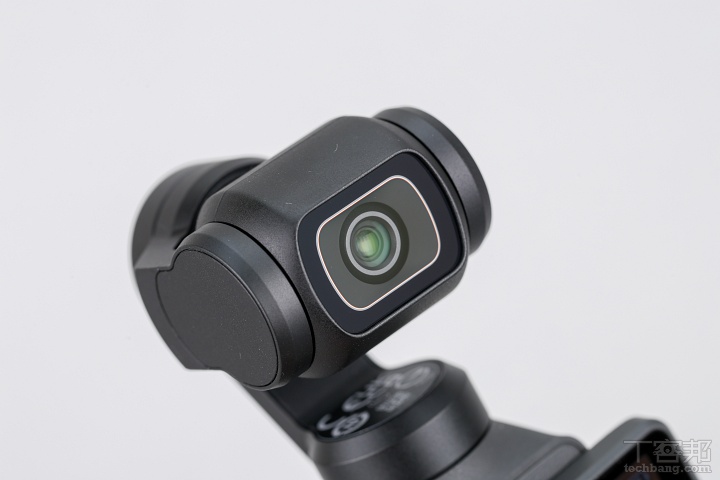 鏡頭模組：配備一英吋CMOS單鏡頭模組，同時搭配三軸機械增穩技術。  ▲ 鏡頭模組：配備一英吋CMOS單鏡頭模組，同時搭配三軸機械增穩技術。