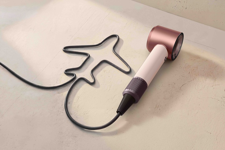 Dyson 發表全新 Supersonic Travel 隨行吹風機！主打零熱損傷與全球電壓設計，售價萬元有找