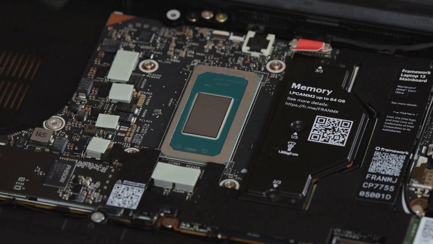 Core Ultra系列3主機板提供Core Ultra 5 325、Core Ultra X7 358H、Core Ultra X9 388H等處理器型號選擇。