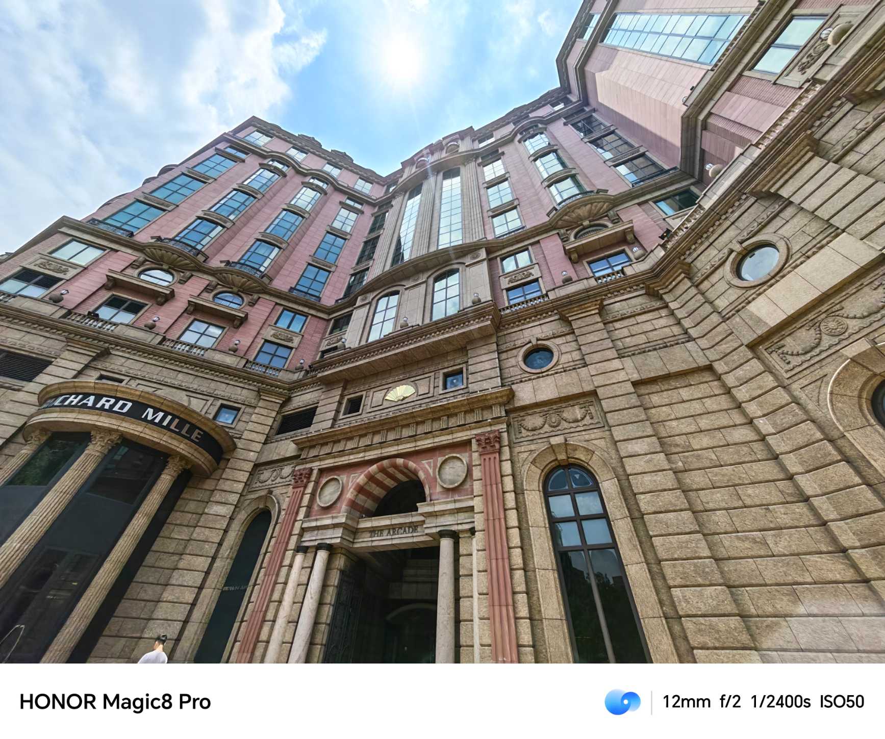 Honor Magic 8 Pro 實測：手機變相機？超狂2億長焦、7100mAh續航怪獸一次到位！