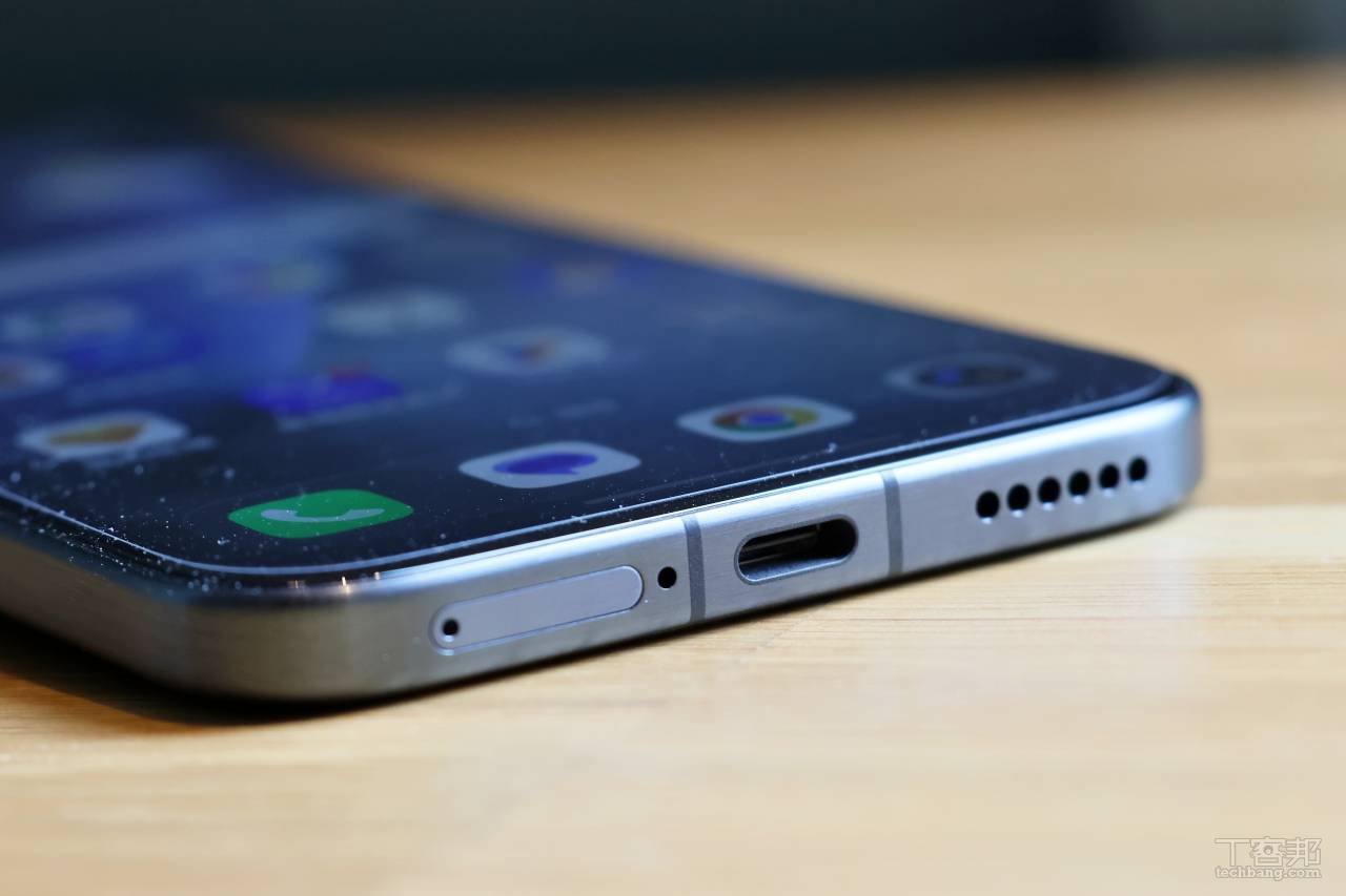 Honor Magic 8 Pro 實測：手機變相機？超狂2億長焦、7100mAh續航怪獸一次到位！