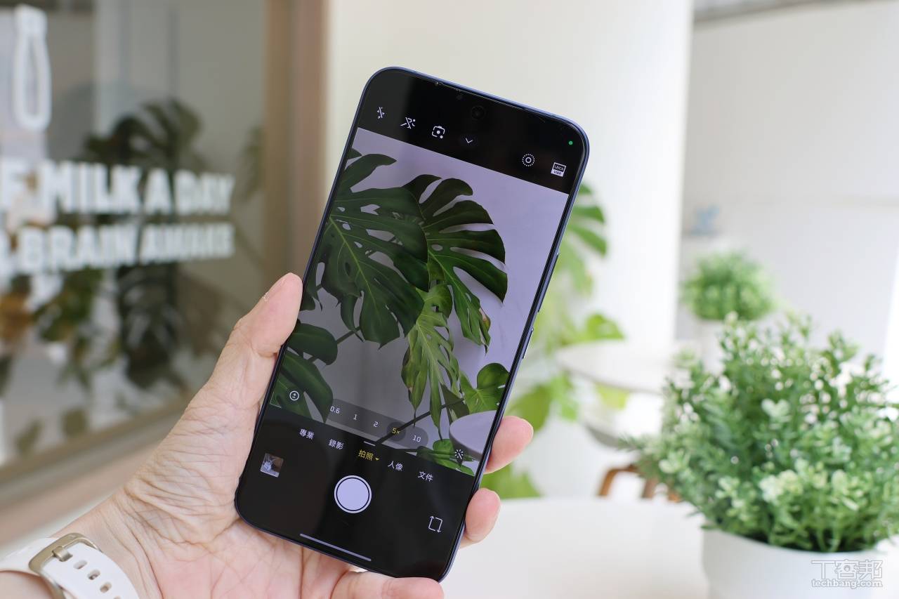 7,000mAh 超大電池！Xiaomi 17T Pro 超長續航、五倍長焦新機實測