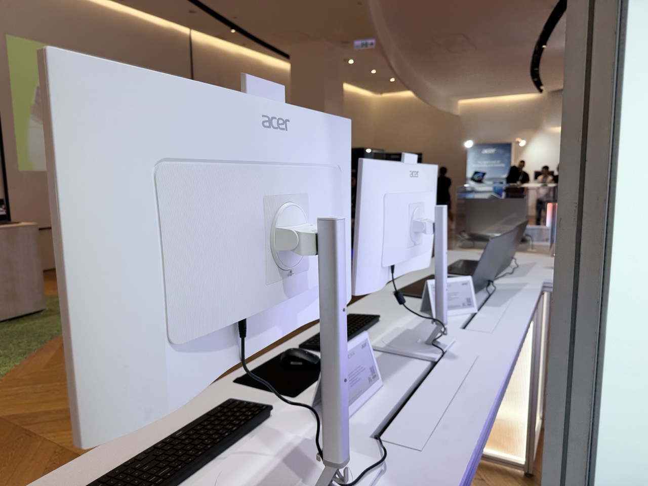【COMPUTEX 2026】Acer Aspire C AI AIO 登場：AMD 與 Intel 雙平台、144Hz 窄邊框螢幕打造家庭 AI 中心