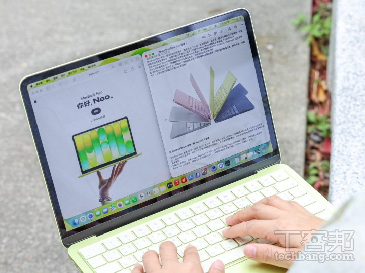 雖然 MacBook Neo 的螢幕為 500 尼特峰值亮度，但在戶外陽光下使用也不成問題。