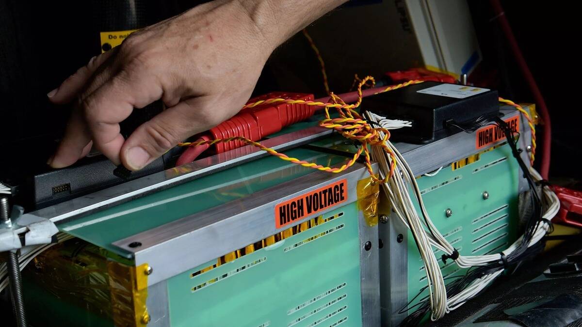 全球首架固態電池載人飛機首飛成功，突破傳統鋰離子電池能量密度上限