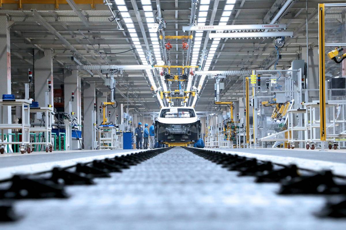 近日有消息傳出 Volkswagen 恐將裁員人數增加至 10 萬人，另外也會有四間工廠待生產週期結束後就會關閉。