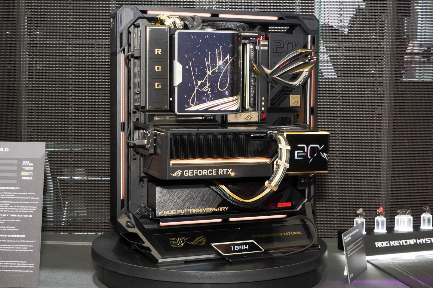 ASUS這次在Computex台北國際電腦展2026展出的ROG Ryujin 360 Edition 20一體式水冷散熱器就是採用Emma V3方案。