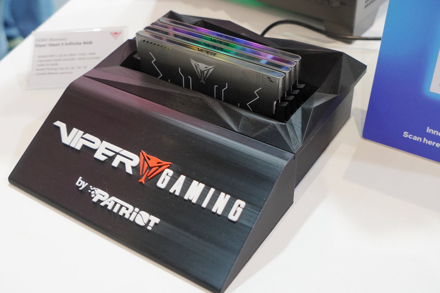 Patriot Viper Steel 5 Infinite DDR5為導入無限鏡視覺效果的記憶體。