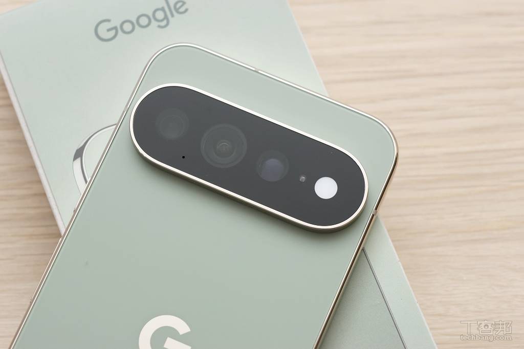 Pixel 11 Pro XL 使用心得：這次不只追求 AI，螢幕、相機與耐刮也跟著升級