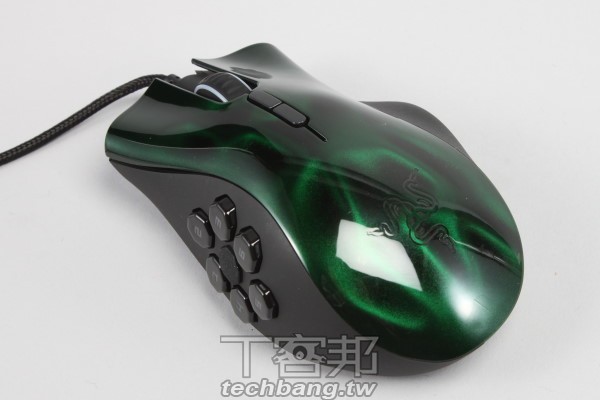 Razer Naga Hex 電競滑鼠開箱，6鍵更好按