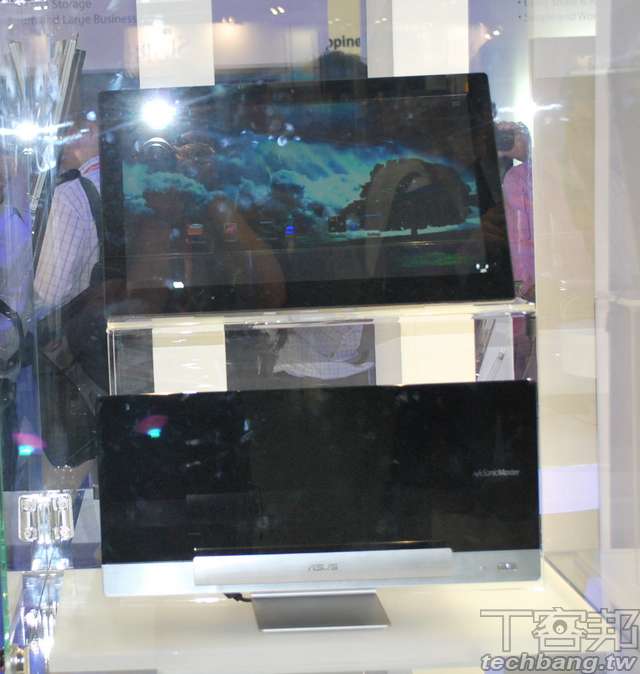 Computex 2012：22 吋 Android 平板，切西瓜會很累、玩憤怒鳥會很爽